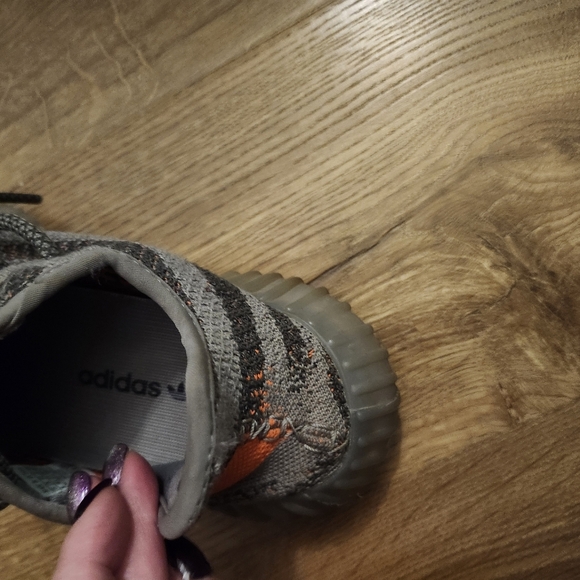 Yezzy 360 - Picture 2 of 5